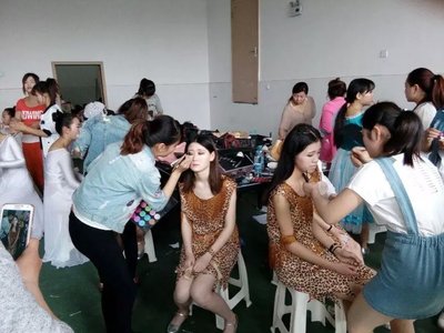 阜阳新娘编发口碑好的学校哪家技术强?当然是阜阳汝老师培训学校图片|阜阳新娘编发口碑好的学校哪家技术强?当然是阜阳汝老师培训学校产品图片由阜阳汝老师美容化妆职业培训学校公司生产提供-