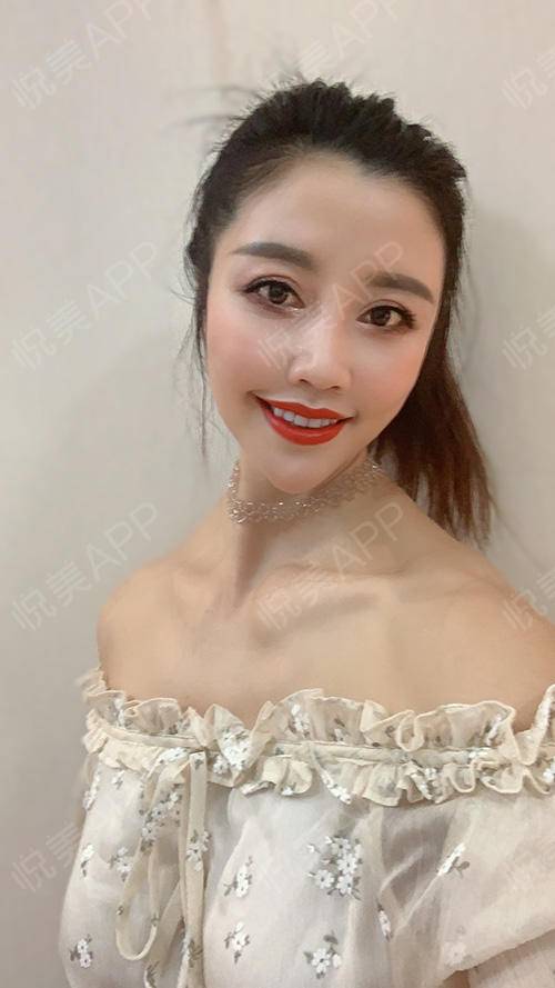 最近,忙着化妆学校的事情啦,招收了好多学化妆的新学...紧致提升 悦美整形