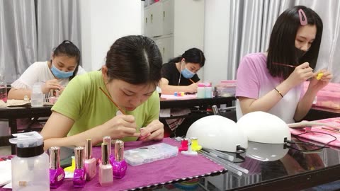广州黄埔学化妆美甲培训学校